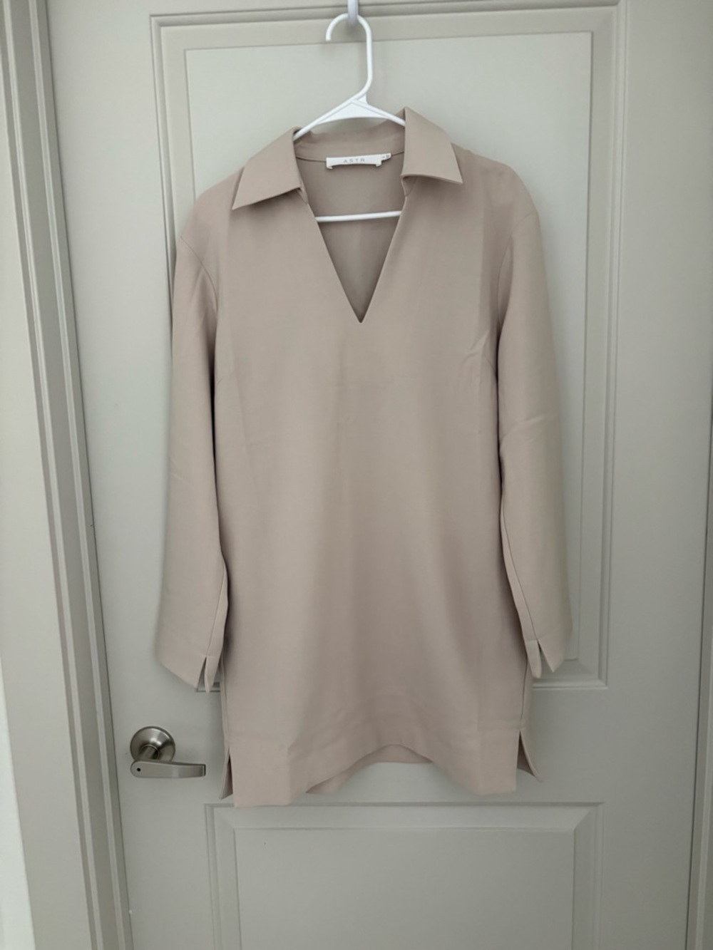 Astr Soft Beige V-Neck Tunic with Collar NWT Size S